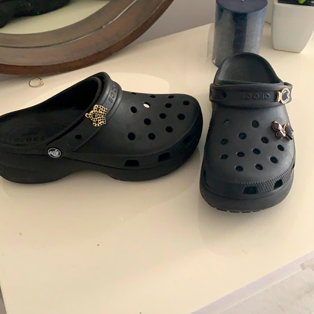 Crocs platform clog black with 3 charms
